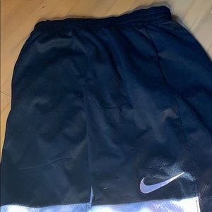 Nike boys black shorts size large